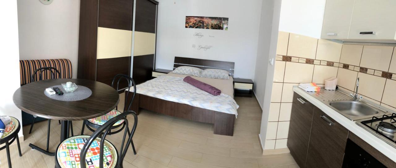 Apartmani Lovrencic Vrsi Zewnętrze zdjęcie
