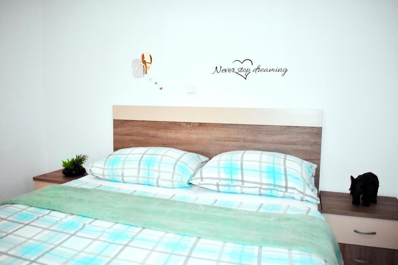 Apartmani Lovrencic Vrsi Zewnętrze zdjęcie