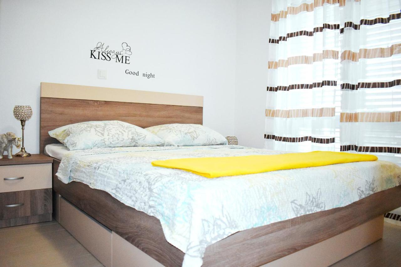 Apartmani Lovrencic Vrsi Zewnętrze zdjęcie