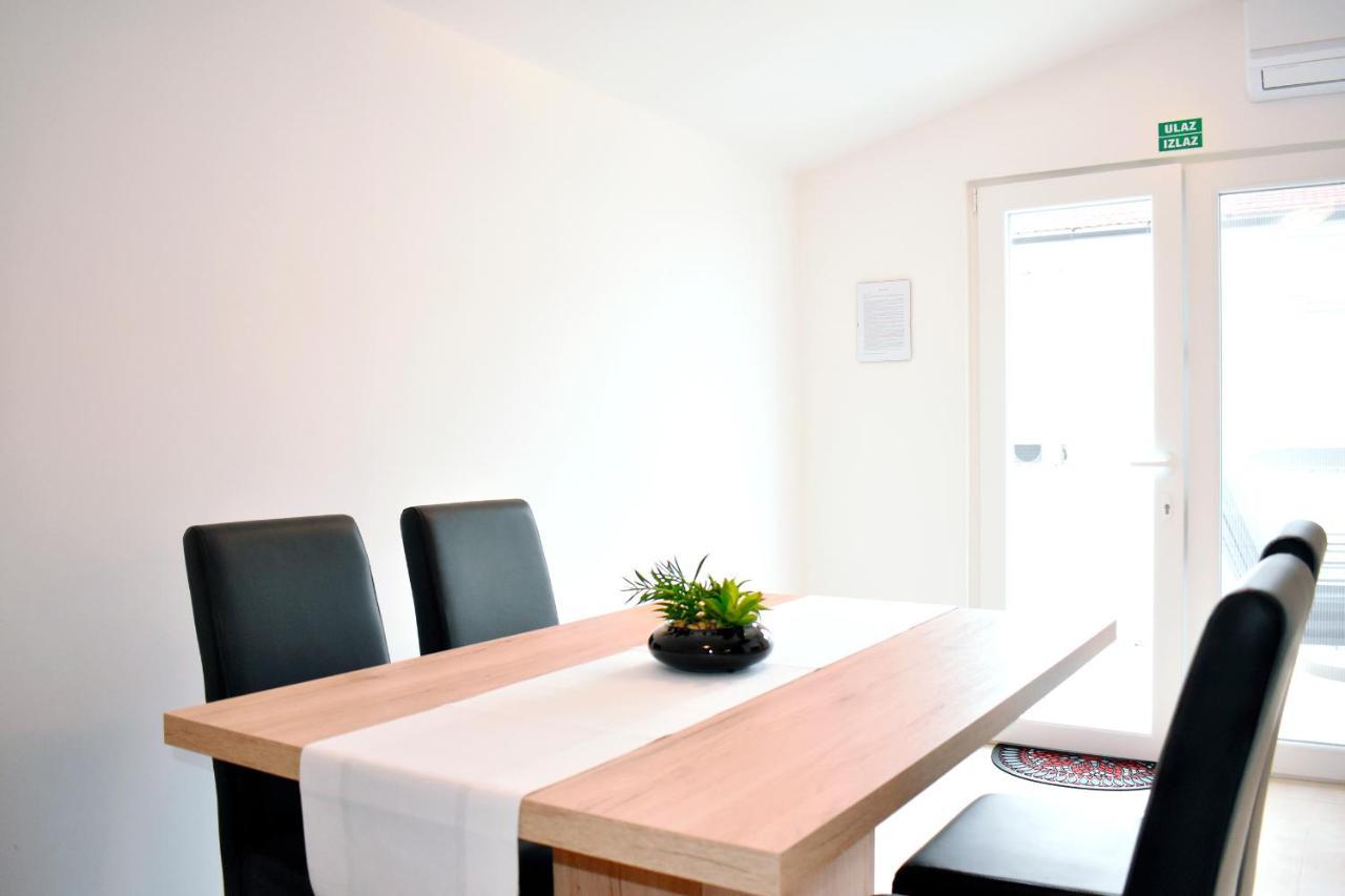 Apartmani Lovrencic Vrsi Zewnętrze zdjęcie