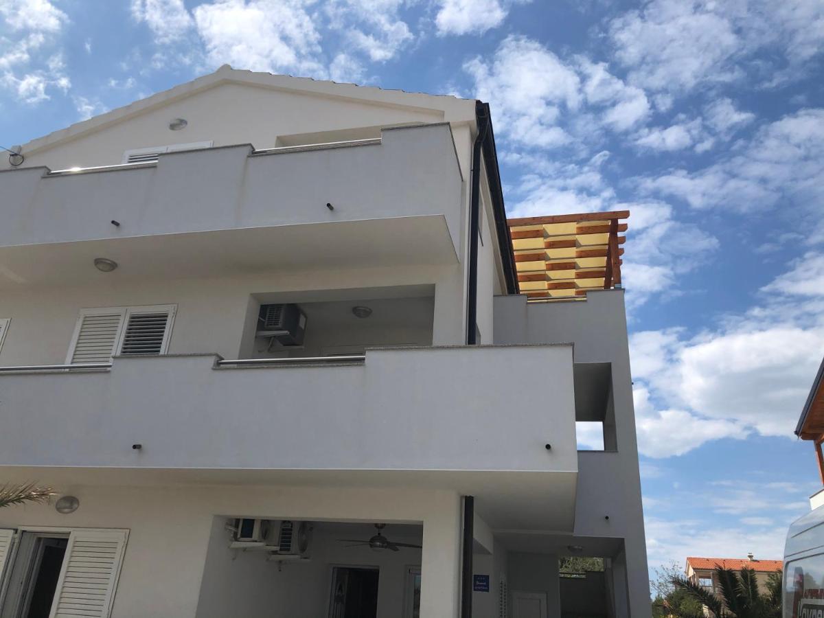 Apartmani Lovrencic Vrsi Zewnętrze zdjęcie